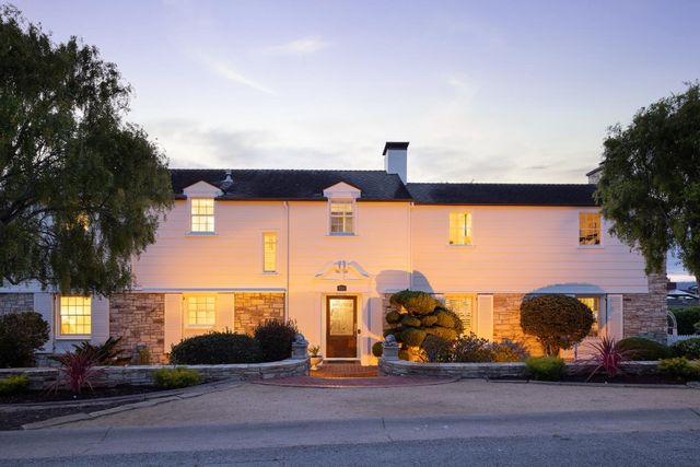 888 Del Monte Boulevard, Pacific Grove, CA 93950