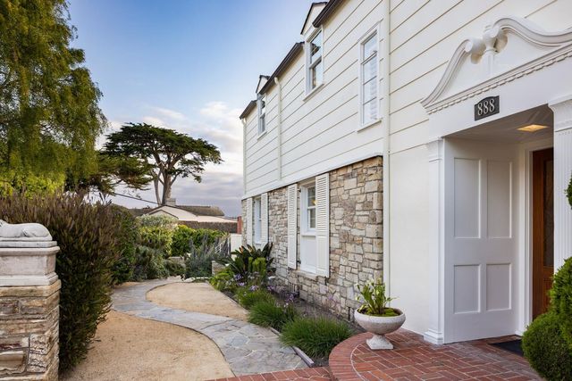 888 Del Monte Boulevard, Pacific Grove, CA 93950