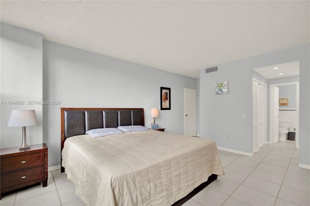 3505 S Ocean Dr 318, Hollywood, FL 33019