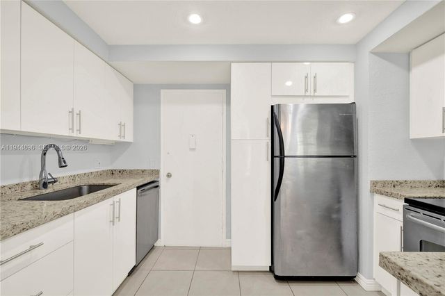 3505 S Ocean Dr 318, Hollywood, FL 33019