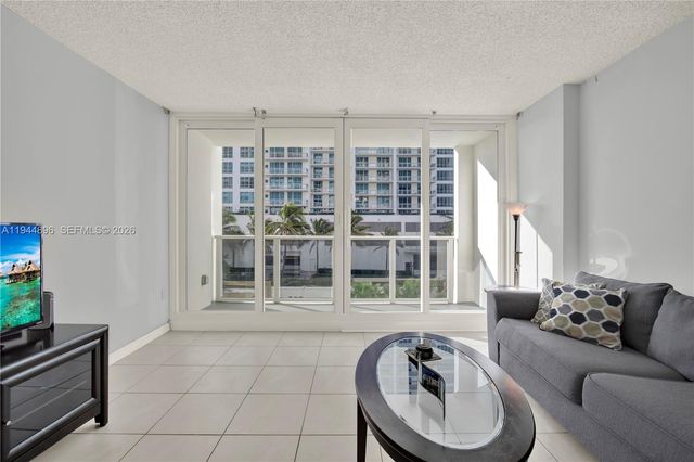 3505 S Ocean Dr 318, Hollywood, FL 33019