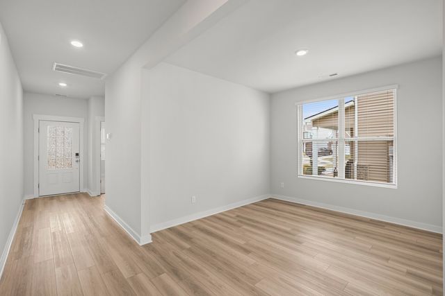 1617 Medinah Ln, Lebanon, TN 37087