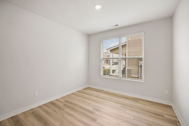 1617 Medinah Ln, Lebanon, TN 37087