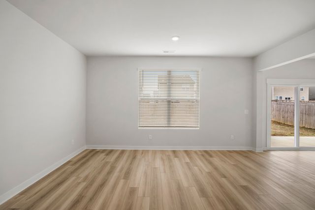 1617 Medinah Ln, Lebanon, TN 37087