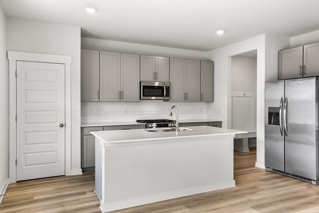 1617 Medinah Ln, Lebanon, TN 37087