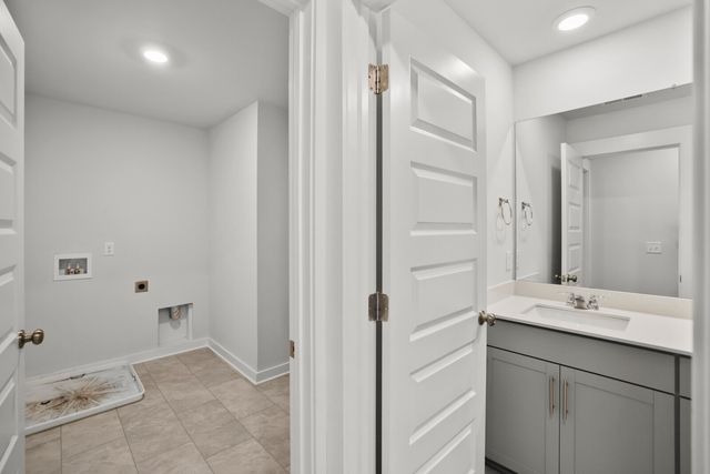 1617 Medinah Ln, Lebanon, TN 37087