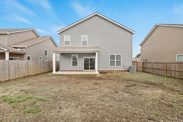 1617 Medinah Ln, Lebanon, TN 37087