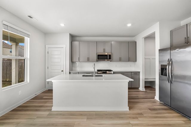 1617 Medinah Ln, Lebanon, TN 37087