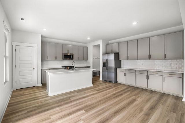 1617 Medinah Ln, Lebanon, TN 37087