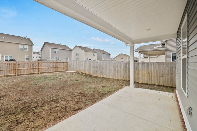 1617 Medinah Ln, Lebanon, TN 37087