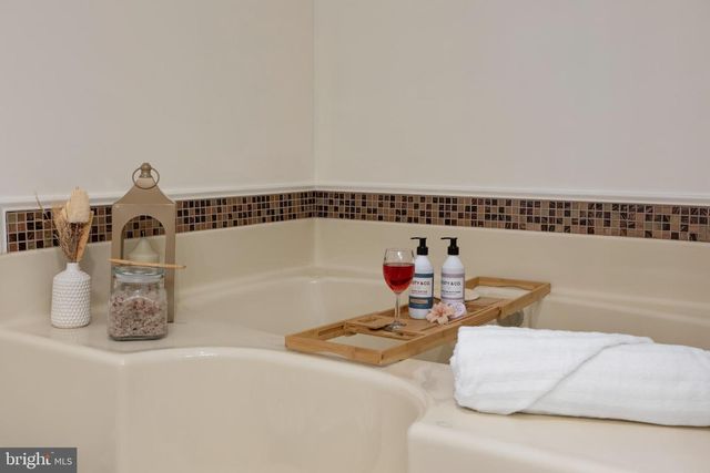 1860 BATTERY, Owings, MD 20736