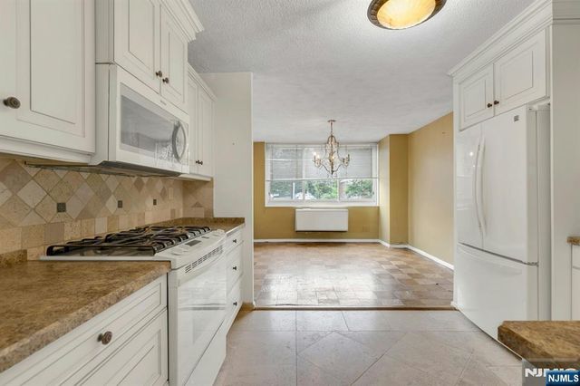 2150 Center Avenue 2E, Fort Lee, NJ 07024