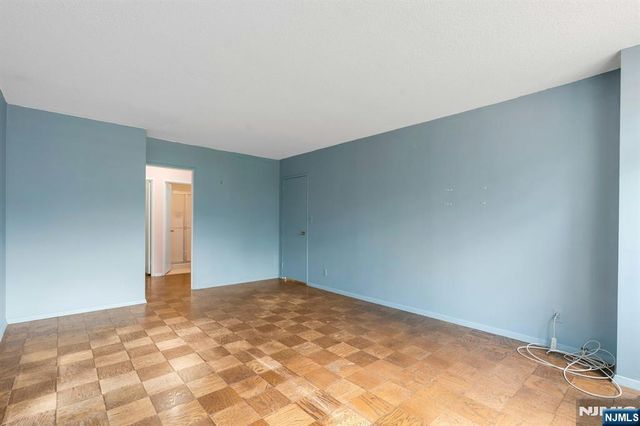 2150 Center Avenue 2E, Fort Lee, NJ 07024