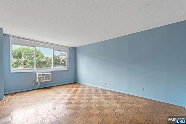 2150 Center Avenue 2E, Fort Lee, NJ 07024