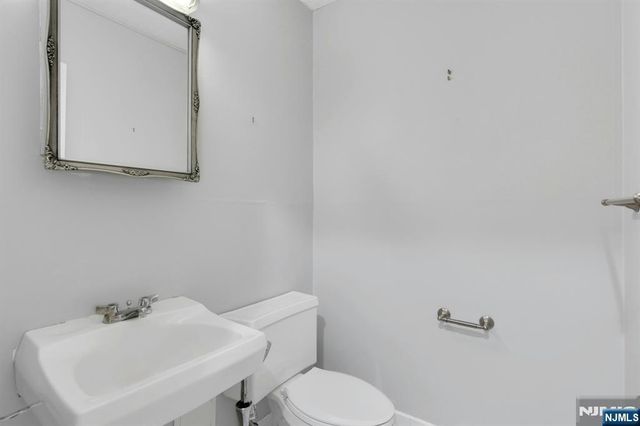 2150 Center Avenue 2E, Fort Lee, NJ 07024