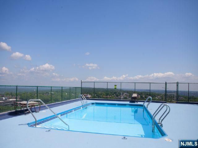 2150 Center Avenue 2E, Fort Lee, NJ 07024