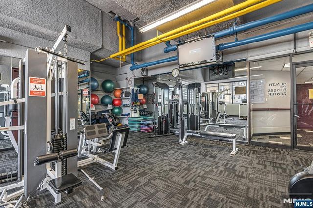 2150 Center Avenue 2E, Fort Lee, NJ 07024