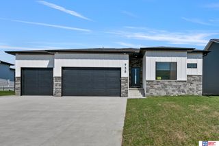 938 W Avondale Street, Lincoln, NE 68523