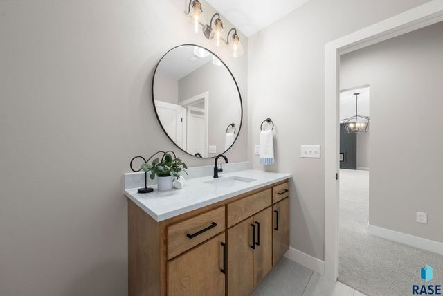 8312 E Wicker Ct Court, Sioux Falls, SD 57110