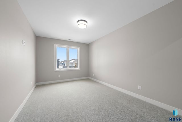 8312 E Wicker Ct Court, Sioux Falls, SD 57110