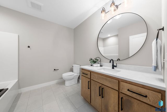 8312 E Wicker Ct Court, Sioux Falls, SD 57110