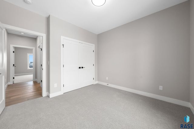 8312 E Wicker Ct Court, Sioux Falls, SD 57110