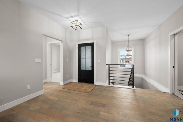 8312 E Wicker Ct Court, Sioux Falls, SD 57110