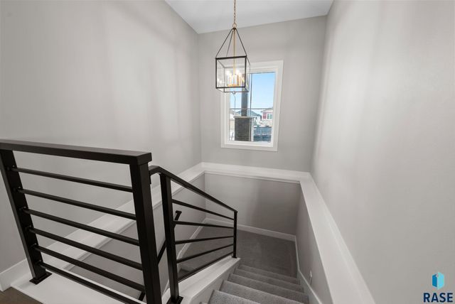 8312 E Wicker Ct Court, Sioux Falls, SD 57110