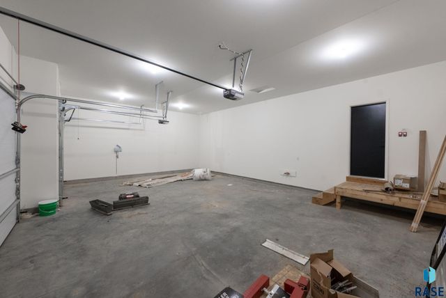 8312 E Wicker Ct Court, Sioux Falls, SD 57110