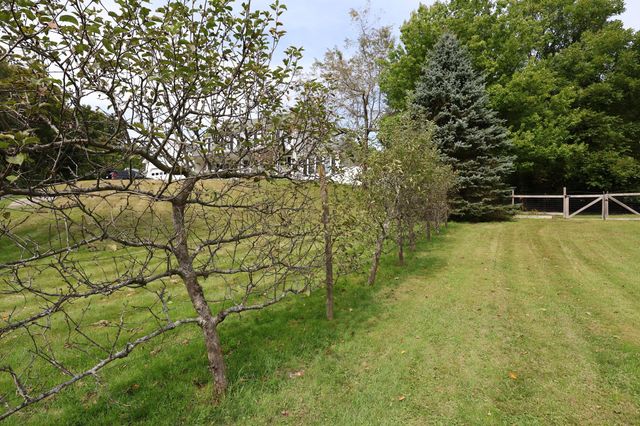 162 Jackson, Belchertown, MA 01007