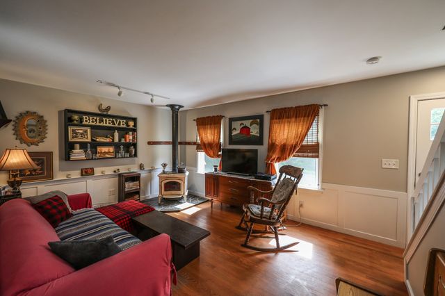162 Jackson, Belchertown, MA 01007