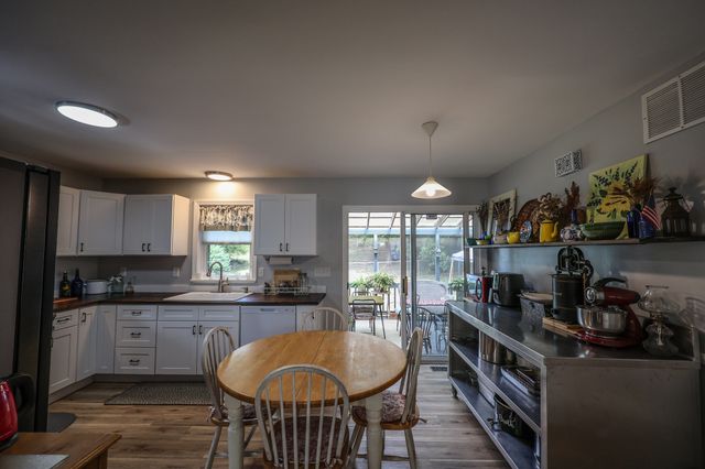 162 Jackson, Belchertown, MA 01007