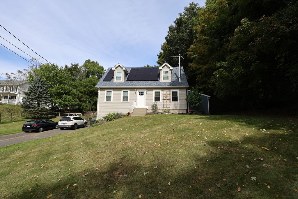 162 Jackson, Belchertown, MA 01007