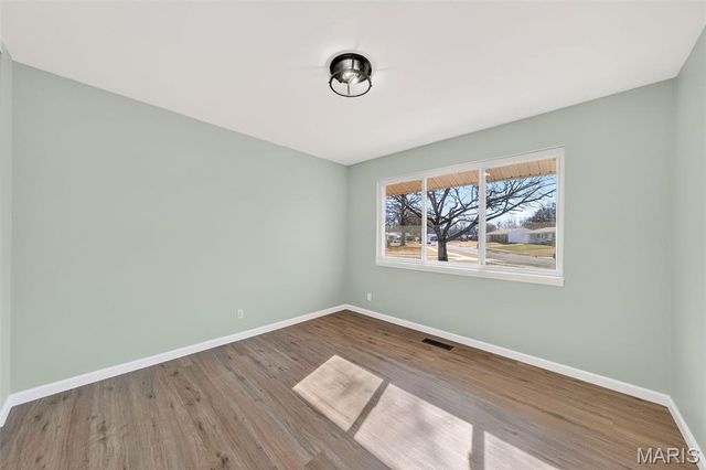 1585 Pepperhill Drive, Florissant, MO 63033