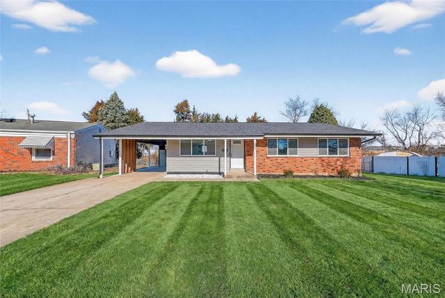 1585 Pepperhill Drive, Florissant, MO 63033