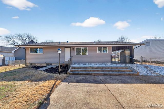 1585 Pepperhill Drive, Florissant, MO 63033