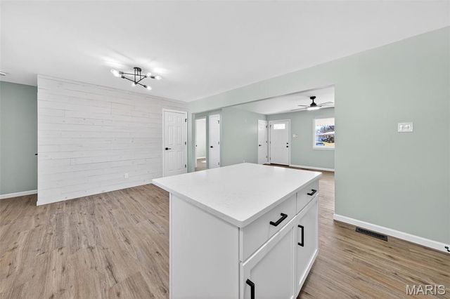 1585 Pepperhill Drive, Florissant, MO 63033