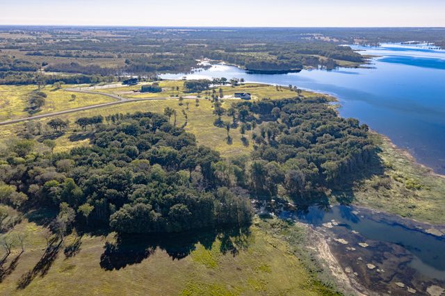 360 Lakewood Lane, Honey Grove, TX 75446