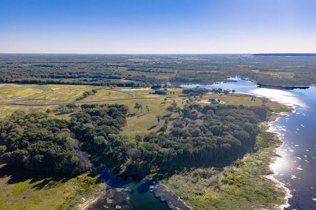 360 Lakewood Lane, Honey Grove, TX 75446
