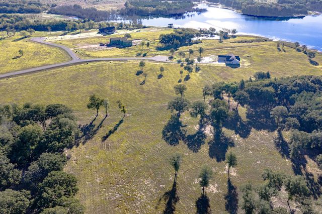 360 Lakewood Lane, Honey Grove, TX 75446