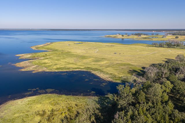 360 Lakewood Lane, Honey Grove, TX 75446
