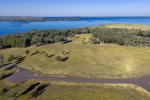 360 Lakewood Lane, Honey Grove, TX 75446