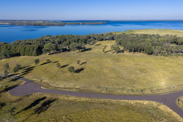 360 Lakewood Lane, Honey Grove, TX 75446