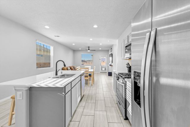 4863 Longs Peak Road NE, Rio Rancho, NM 87144