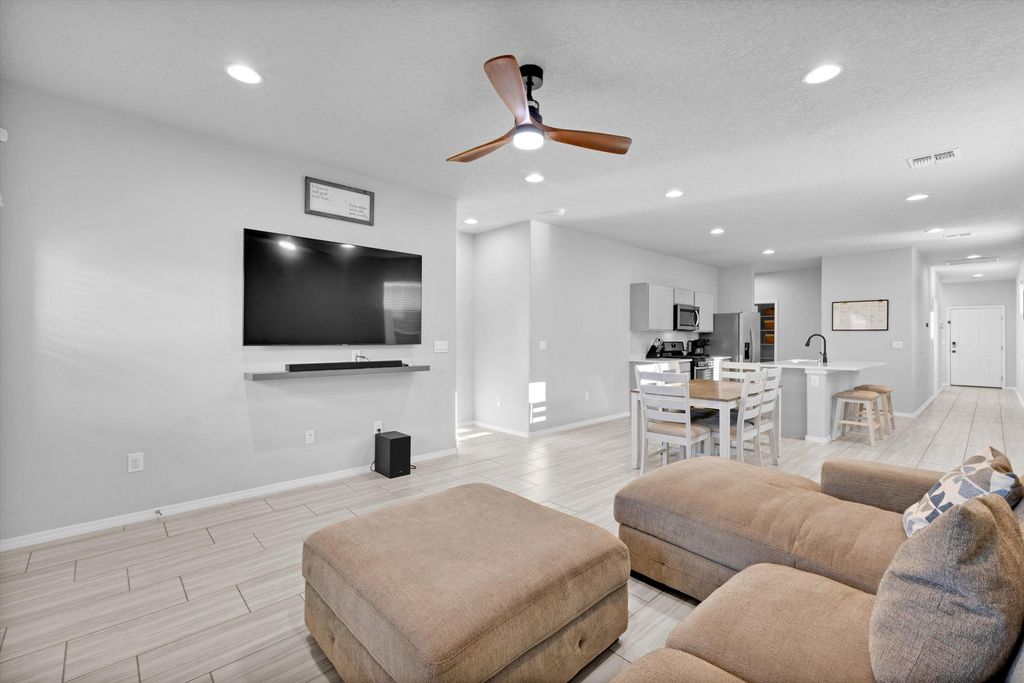 Image 13 of property listing at 4863 Longs Peak Road NE, Rio Rancho, NM 87144