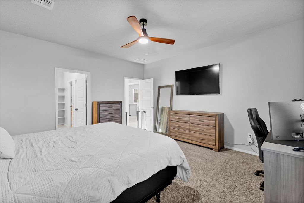 Image 15 of property listing at 4863 Longs Peak Road NE, Rio Rancho, NM 87144