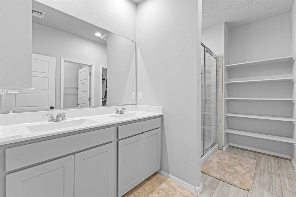 Image 16 of property listing at 4863 Longs Peak Road NE, Rio Rancho, NM 87144