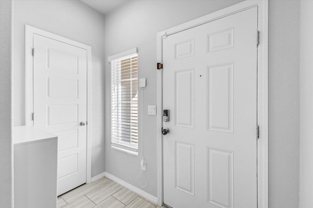 Image 5 of property listing at 4863 Longs Peak Road NE, Rio Rancho, NM 87144