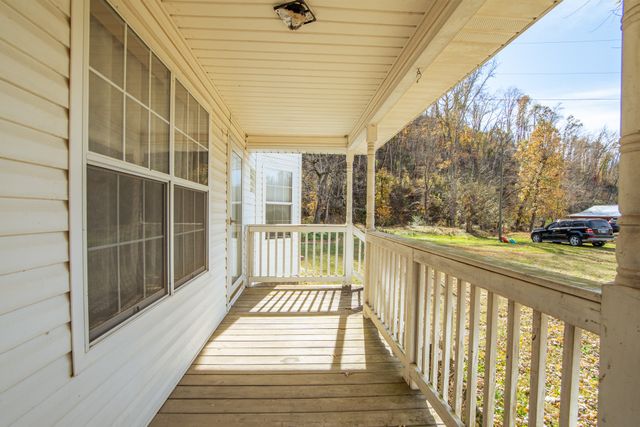 124 Pope Dr, Waynesboro, TN 38485