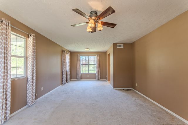 124 Pope Dr, Waynesboro, TN 38485